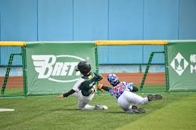 球员冲进场内袭击裁判 渝超联赛通报禁赛5年