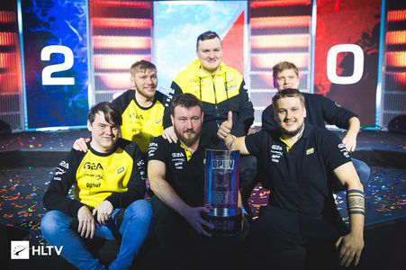 观众席的呐 观众席的呐