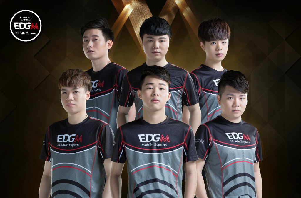 足球这项运 足球这项运